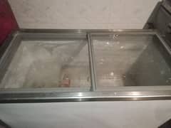 Slide door freezer