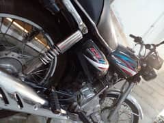 Honda 125 in good condition original and complete documents