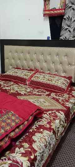 Queen bed wid 2 sufy my no 03336729246