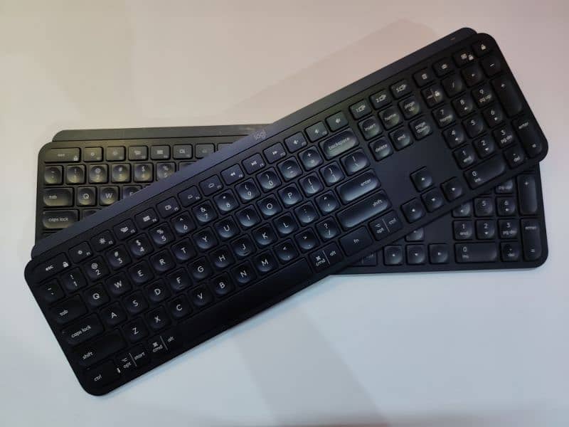 Logitech mx keys multi Bluetooth Type C backlit rechargable Keyboard 6