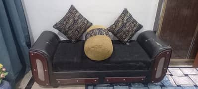 Sethhi sofa
