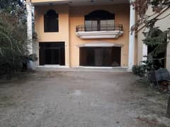 A 6 Kanal Old House Available For Sale