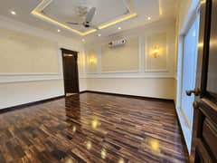 1 KANAL FULLY RENOVATED UPPER PORTION AVAILABLE FOR RENT