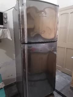 dawnlance fridge 9175 medium size for sale in good condition like new