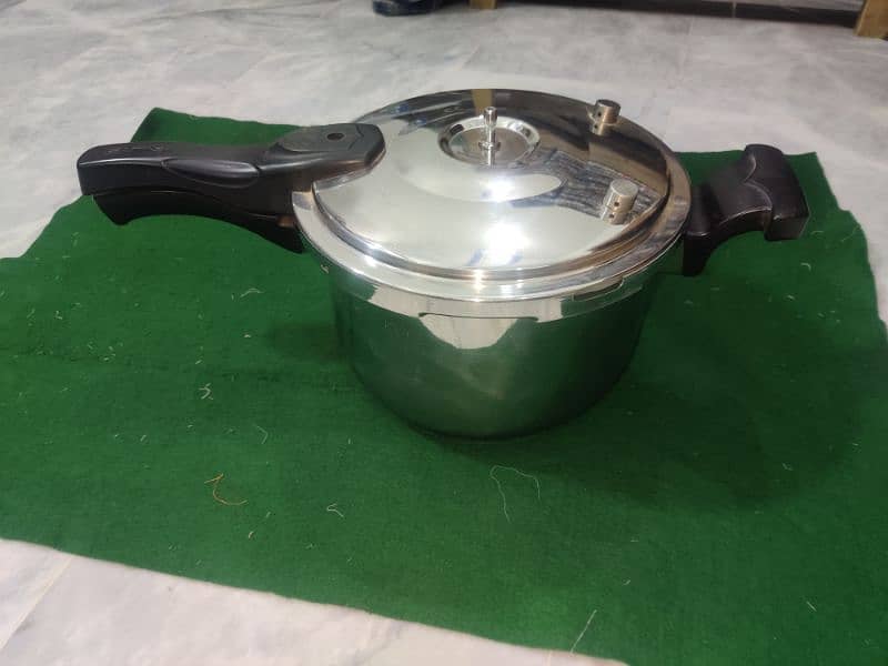 PRESSURE COOKER STAINLESS STEEL 6LTR IMPORTED 6