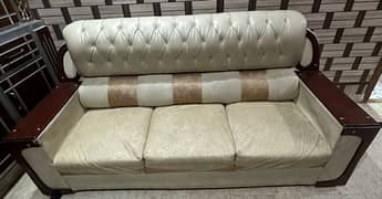 6 Seater Sofa Set Good Condition