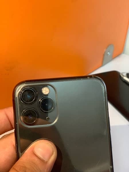 Iphone 11 Pro 256 Gb Dual Pta approved with box 6