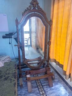 Antique Showpiece Mirror