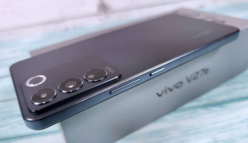 vivo v27e lush condition with full box and warranty 1