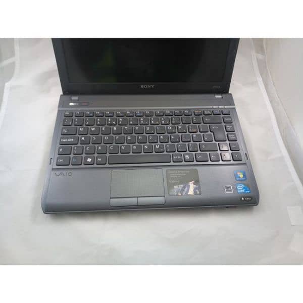 Sony vaio Laptop Good condition 4GB Ram 320GB HDD 14" Inch Display 1