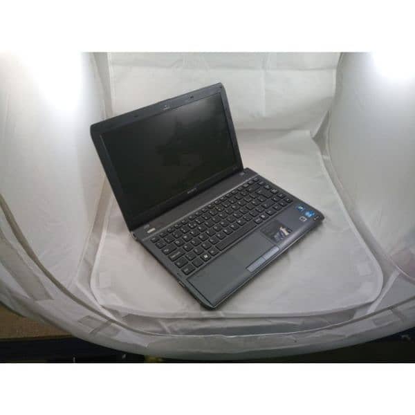 Sony vaio Laptop Good condition 4GB Ram 320GB HDD 14" Inch Display 2