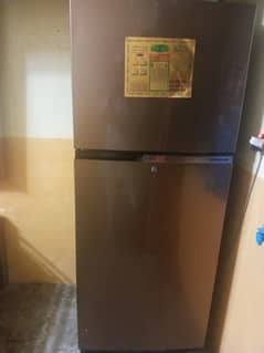 Dowlance full size fridge