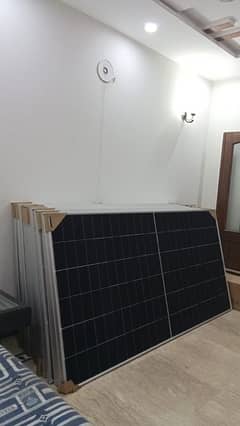 Jinko N type monoficial 585 watts solar panels