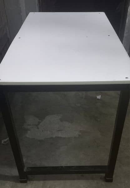 Computer Table Solid for Sale 1