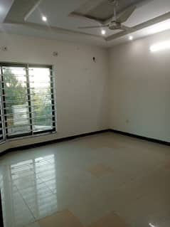 10 Marla Upper Portion For Rent 3 Bed Room With Attached Bath Drawing Dining Kitchen TV Lounge Servant Quater