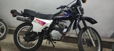 United Trail US 125 Racer in like new and stock condition , Yamaha GS