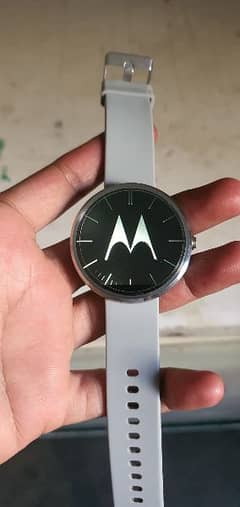 motor 360 smart watch