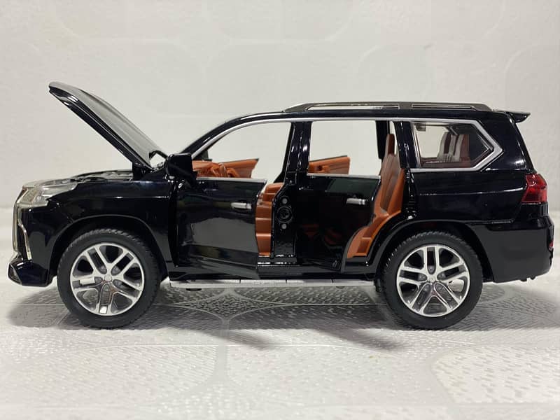 Luxury Defined: Diecast Lexus LX570 4x4 Model Car - Premium Quality! 4