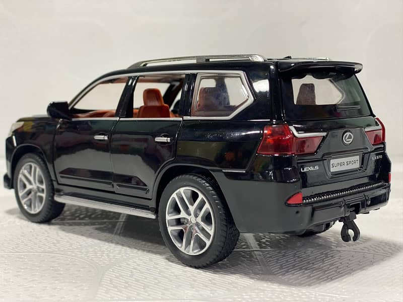 Luxury Defined: Diecast Lexus LX570 4x4 Model Car - Premium Quality! 5