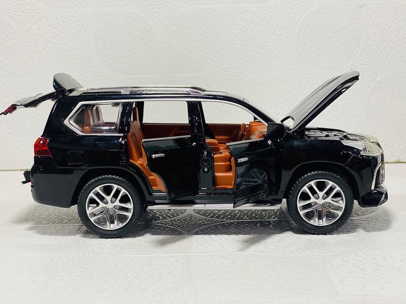 Luxury Defined: Diecast Lexus LX570 4x4 Model Car - Premium Quality! 6