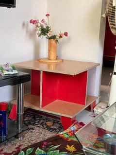Decorative wooden Corner Table