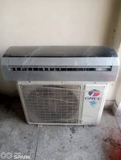 Gree AC and DC inverter 1.5 ton my Wha or call no. 0344//480//8048