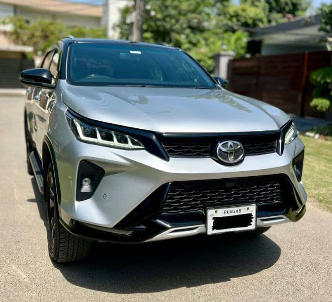 Toyota Fortuner Legender 2022 1