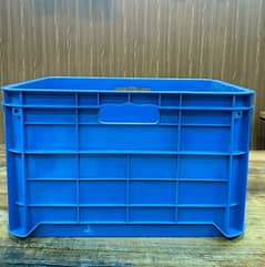 plastic baskets / crates / shell