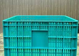 plastic baskets / crates / boxes / Trays