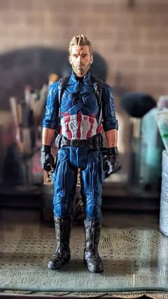 CAPTAIN AMERICA ACTION FIGURE FROM UK