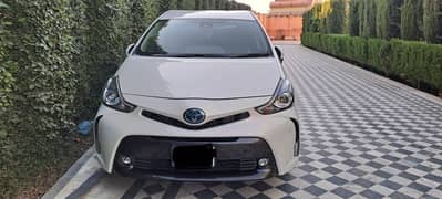Toyota Prius Alpha 2018