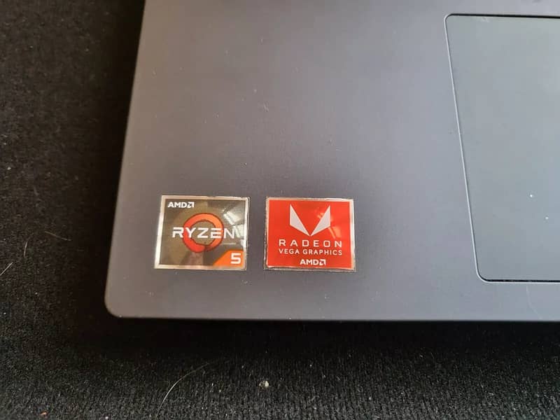 Lenovo Gaming IdeaPad 3 Ryzen 5 4500u Vega6 GPU 4gb 10th gen year 2020 3