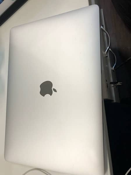 Apple MacBook Pro, 13-inch, 2016, 8GB, 9.8/10 Condition 3