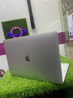 APPLE MACBOOK PRO 2019 15’ i7 Fully updated New Fresh US Stock On Sale