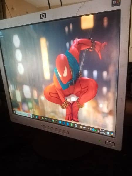 hp monitor 14 inch 10 by 10 condition no scratch 1
