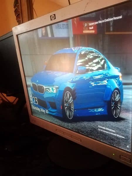 hp monitor 14 inch 10 by 10 condition no scratch 2