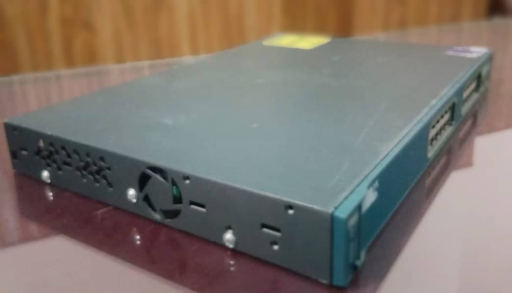 Cisco WS-C3560-24PS-S 1