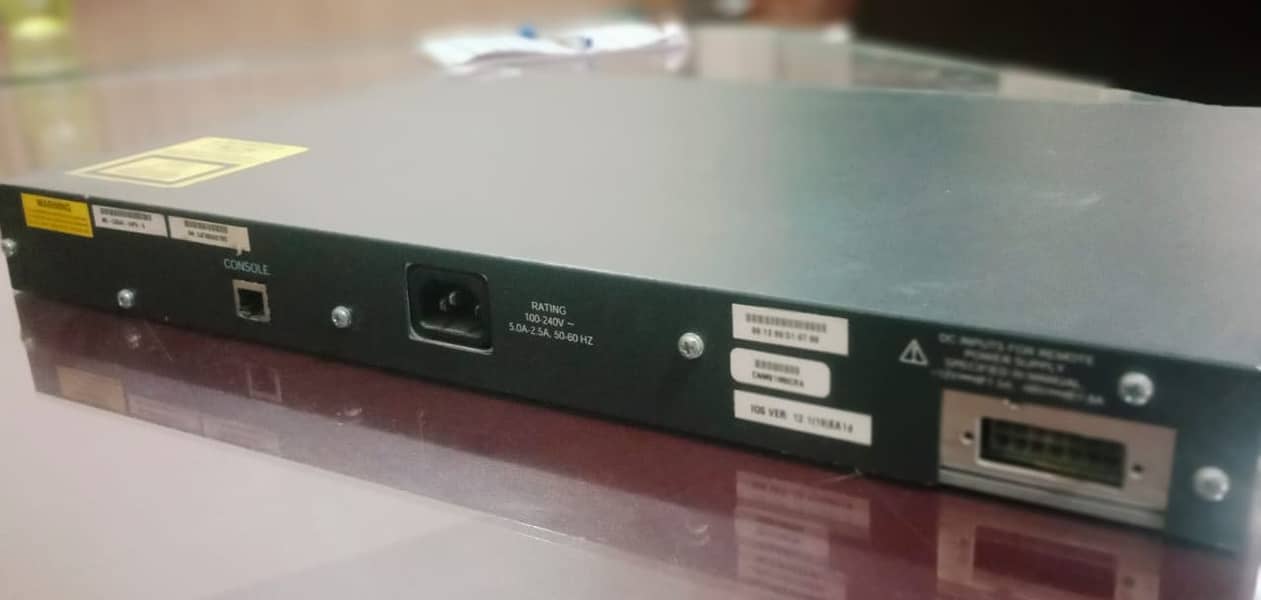 Cisco WS-C3560-24PS-S 2