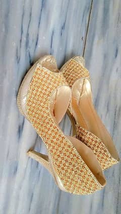 pure golden color high heel