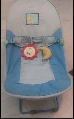 Baby vibrating chair