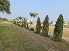 10 Marla Plots Available On Installment At Very Low Price In LDA Approved Society