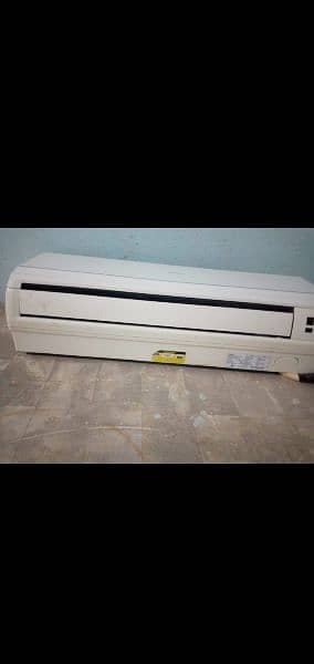 1 ton a c Non inverter in good working 4