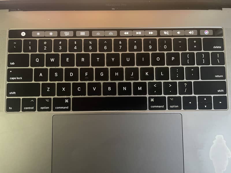 MacBook Pro (15-inch, 2016)   . Touch bar , 16/512 GB 5