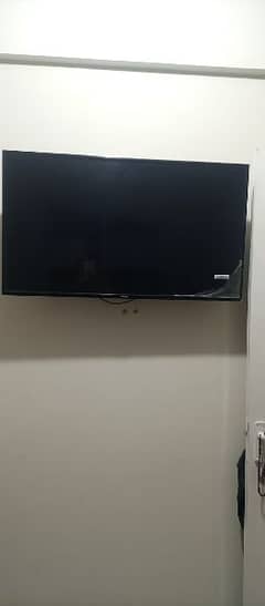 Selling my Haier L e d tv for sell 40 inch