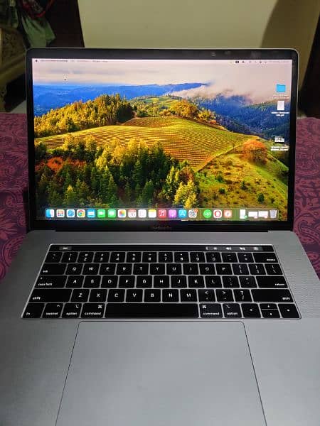 MacBook Pro 2018 15 Inch 1