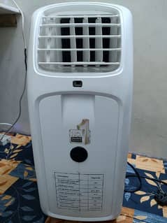 1 TON portable ac in excellent condition same as new