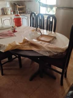 WOODEN DINING TABLE FOR SALE