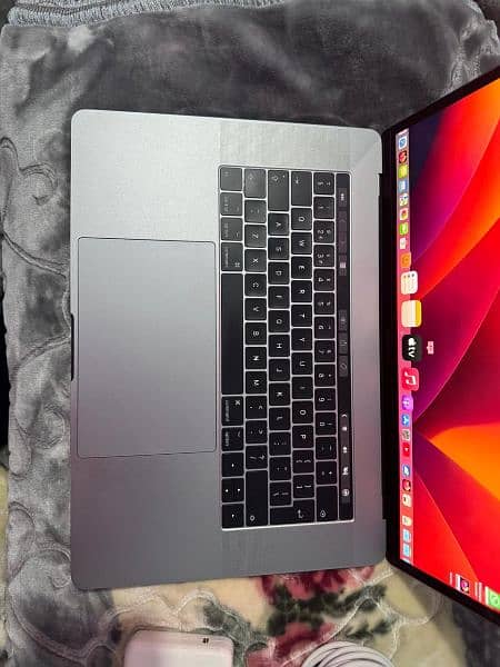 MacBook Pro 2017 model 0