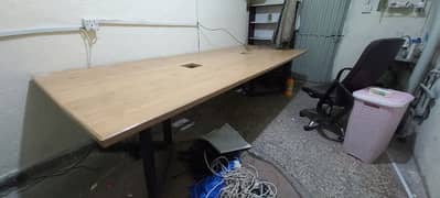Strong Wodden Conference Table with Mattalic Base