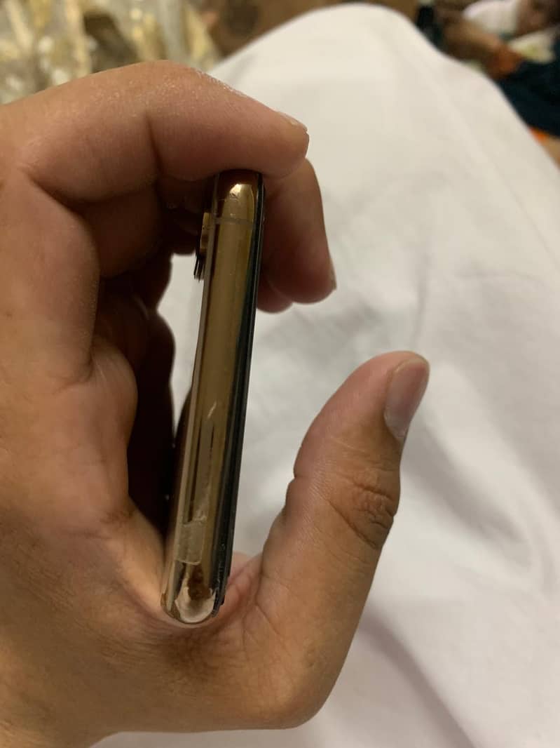 IPHONE XS max pta approved with box 5